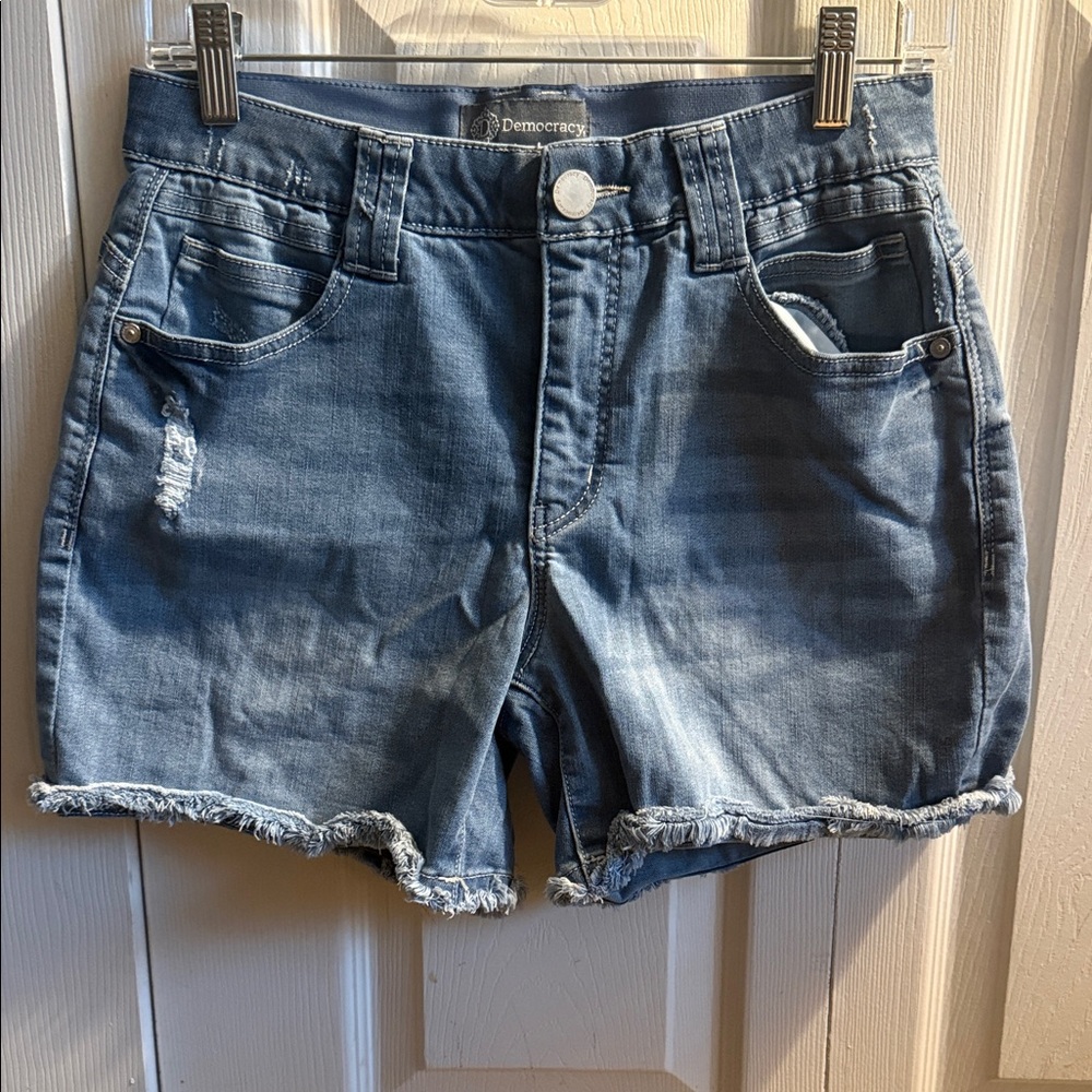 Democracy blue jean shorts w/ stretchy waist band